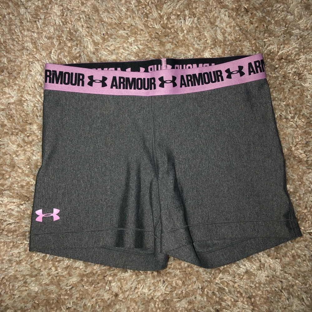 ** SOLD ** Under armour shorts - Picture 1 of 2